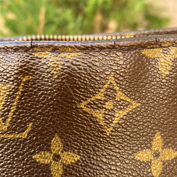 Louis Vuitton - Picture 14 of 16